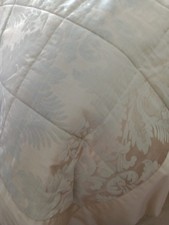 Damask king size quilt/throw